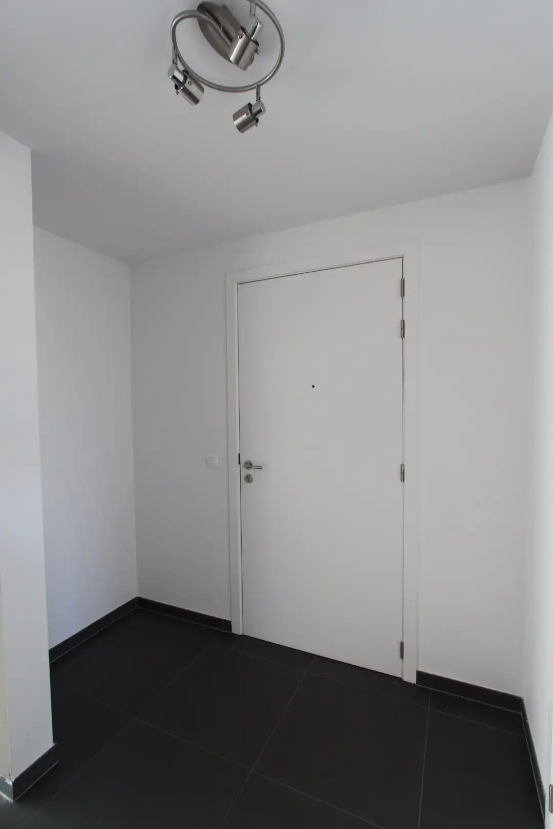 Instapklaar appartement met 2 slaapkamers te Wijnendale foto 14