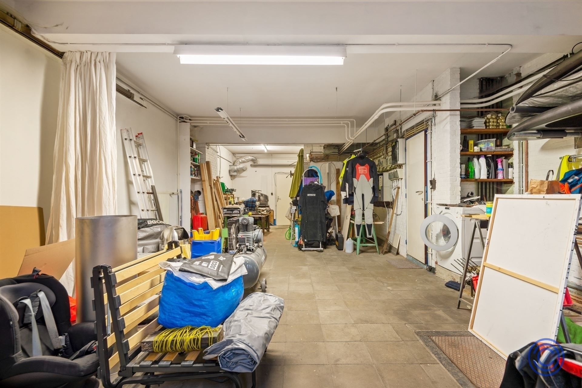 CASCO magazijn + ruime garage + bureel ca. 290m²! foto 11