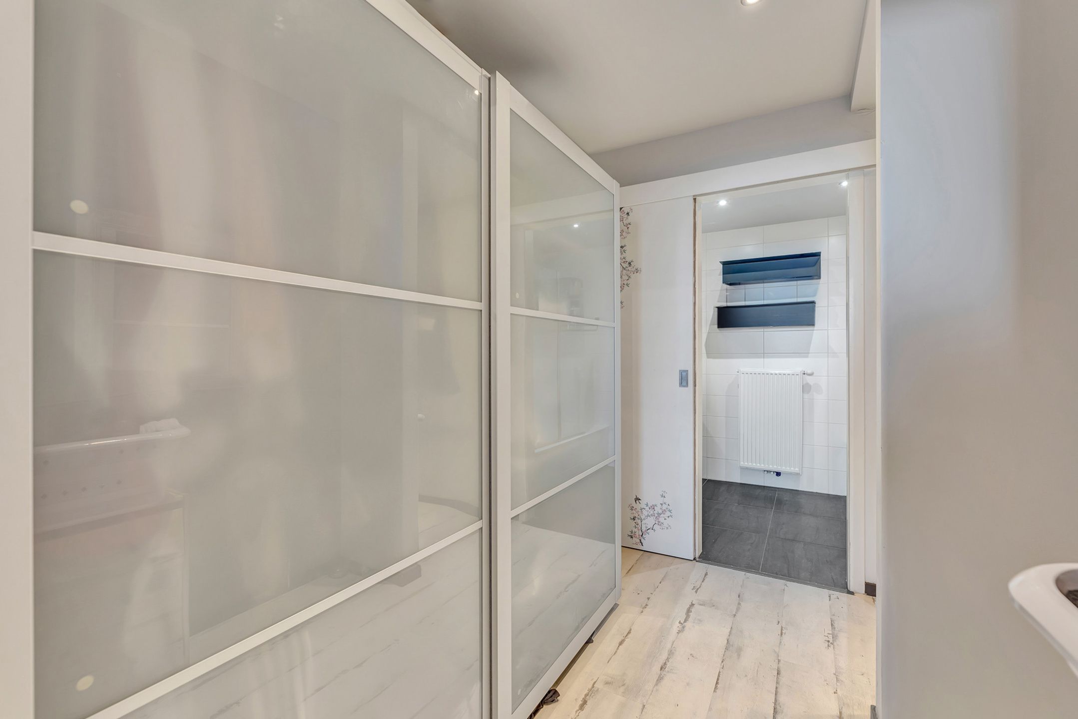 Instapklaar appartement met ruim terras en autostaanplaats foto 14