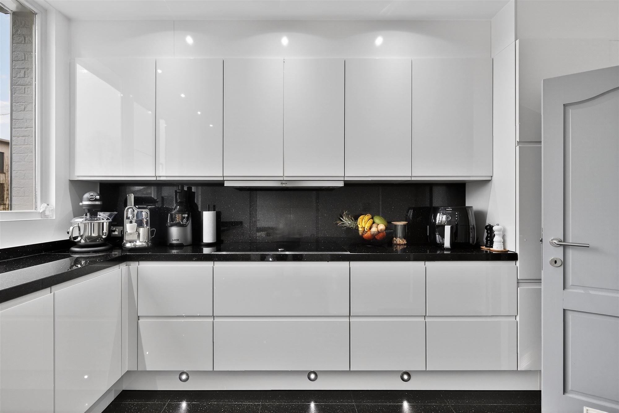 Knap afgewerkte ruime woning op toplocatie foto 12