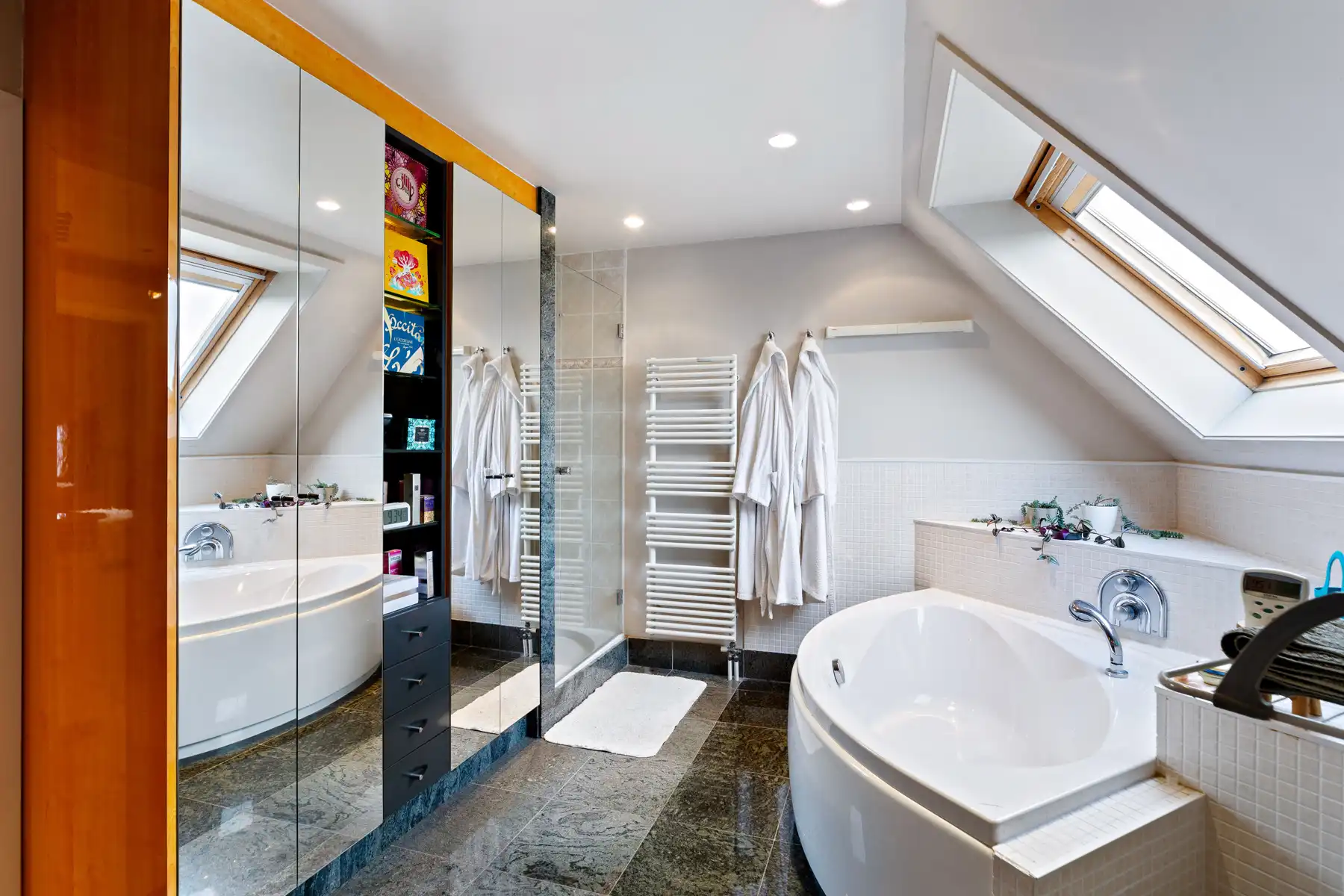 Exclusieve woning met 270 m² comfort op perceel van 998 m² foto 15