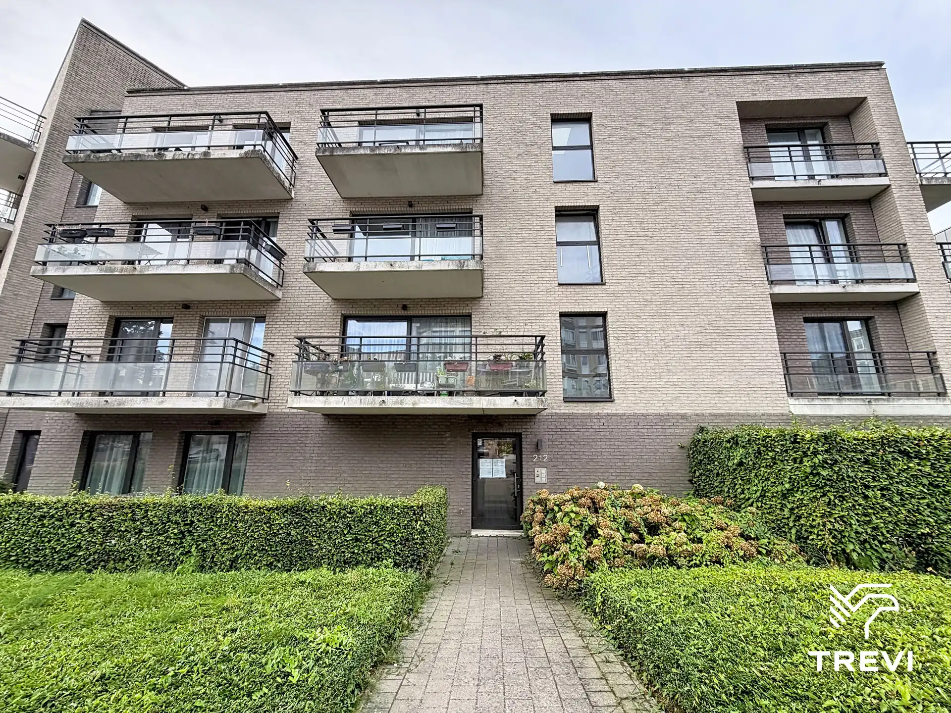 BEAULIEU – Schitterende studio met terras! foto 9