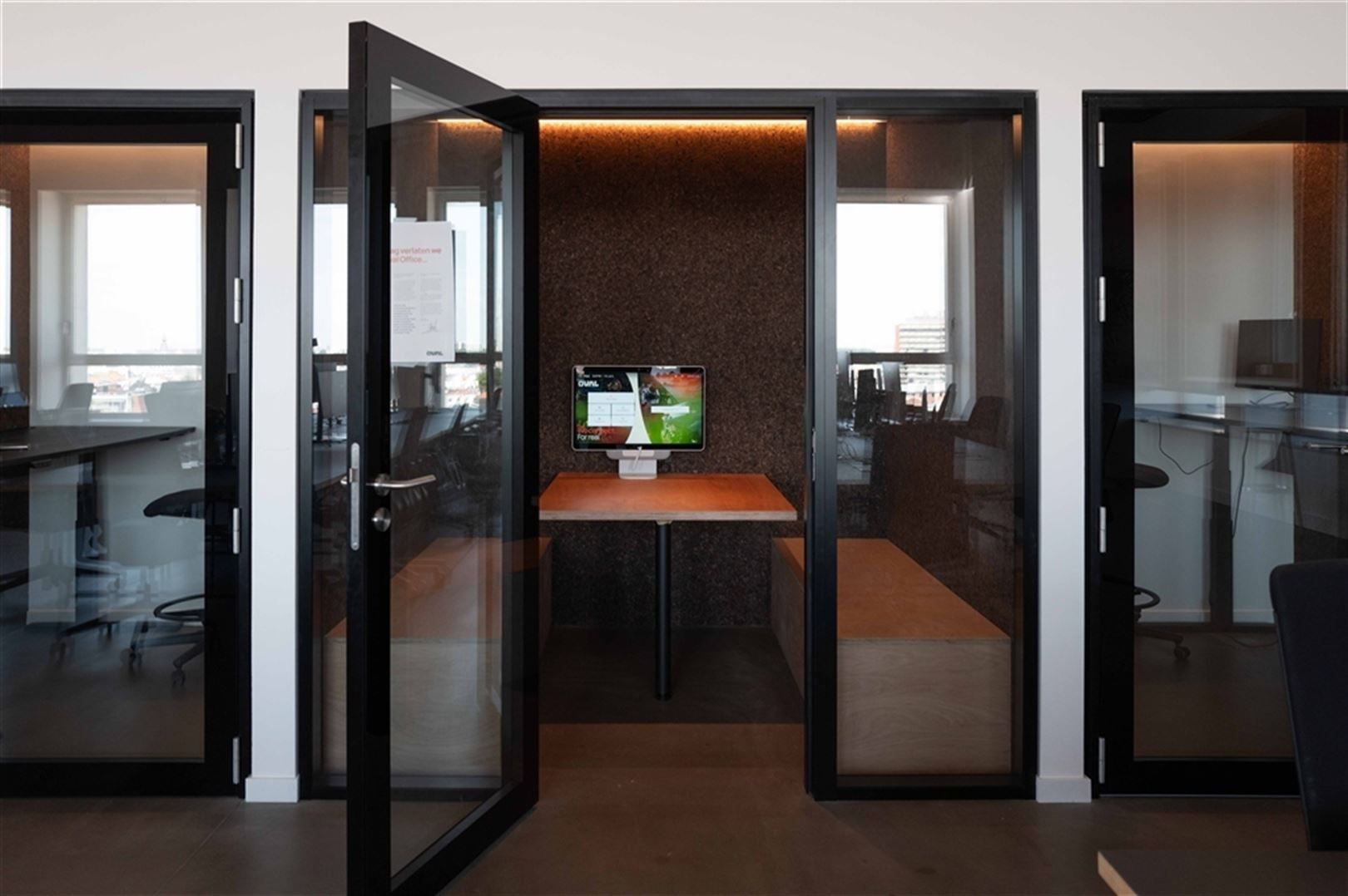 Co-rental in inspirerend skyline-kantoor OVAL Sky foto 15