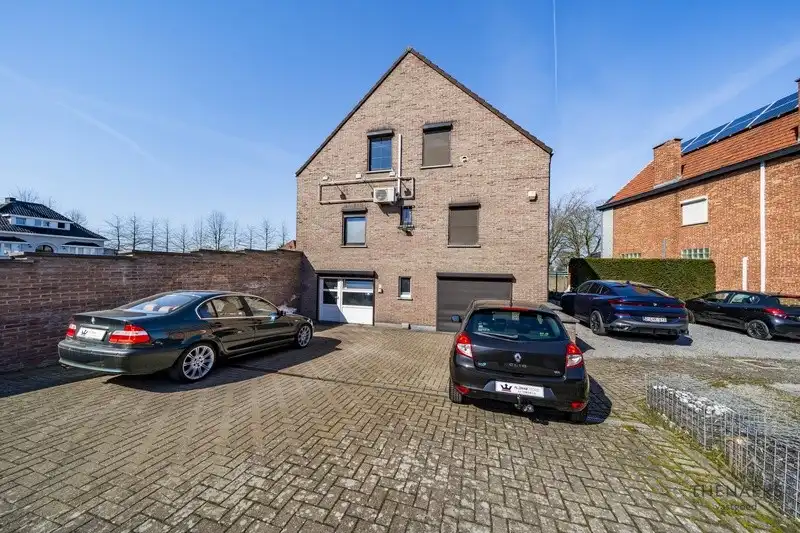 Ruime woning met tal van mogelijkheden op een strategische locatie in Sint-Truiden. foto 40