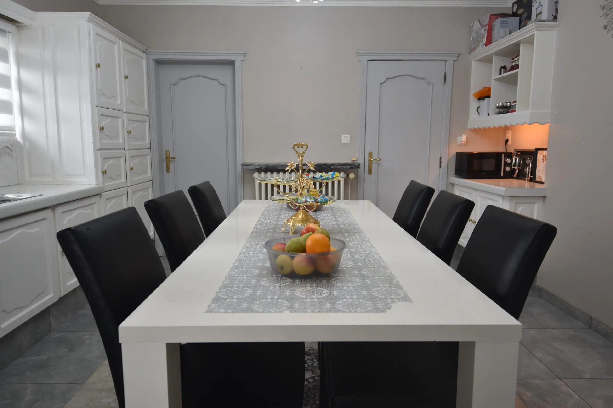 Gezellige woning met garage, veranda en 4 slaapkamers in Nieuwkerken foto 8