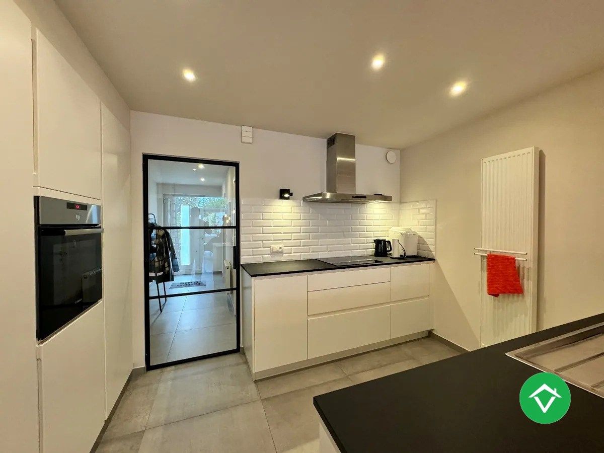Instapklare woning met 2 slaapkamers en tuin te Eernegem foto 4