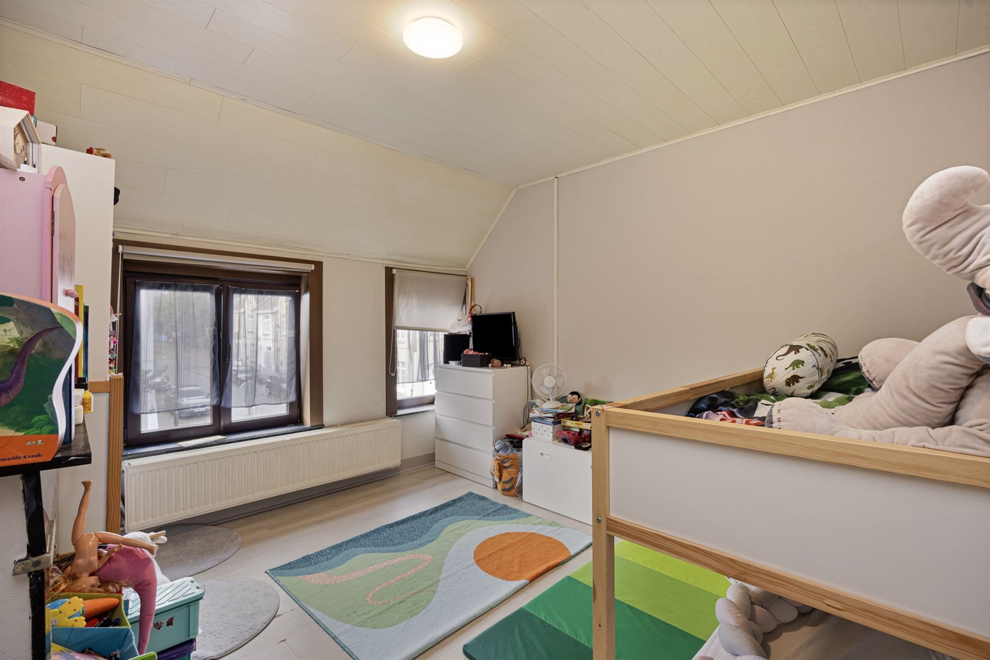 Rijwoning met twee slaapkamers, kelder en tuin foto 10