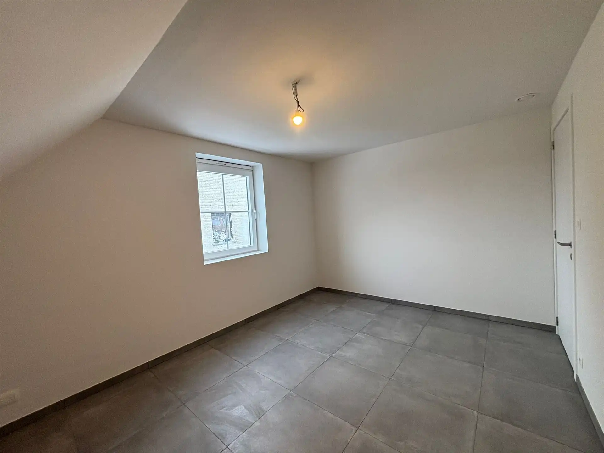 Rustiggelegen, hoogwaardig afgewerkte nieuwbouwwoning nabij het centrum! foto 13