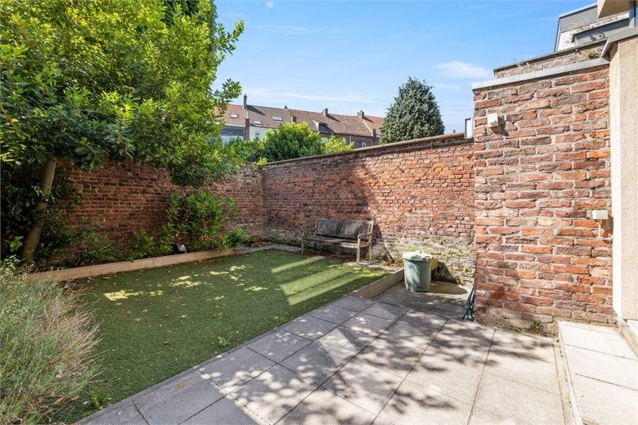 PRACHTIG HERENHUIS MET VEEL CHARME IN HET CENTRUM VAN SINT-TRUIDEN foto 31