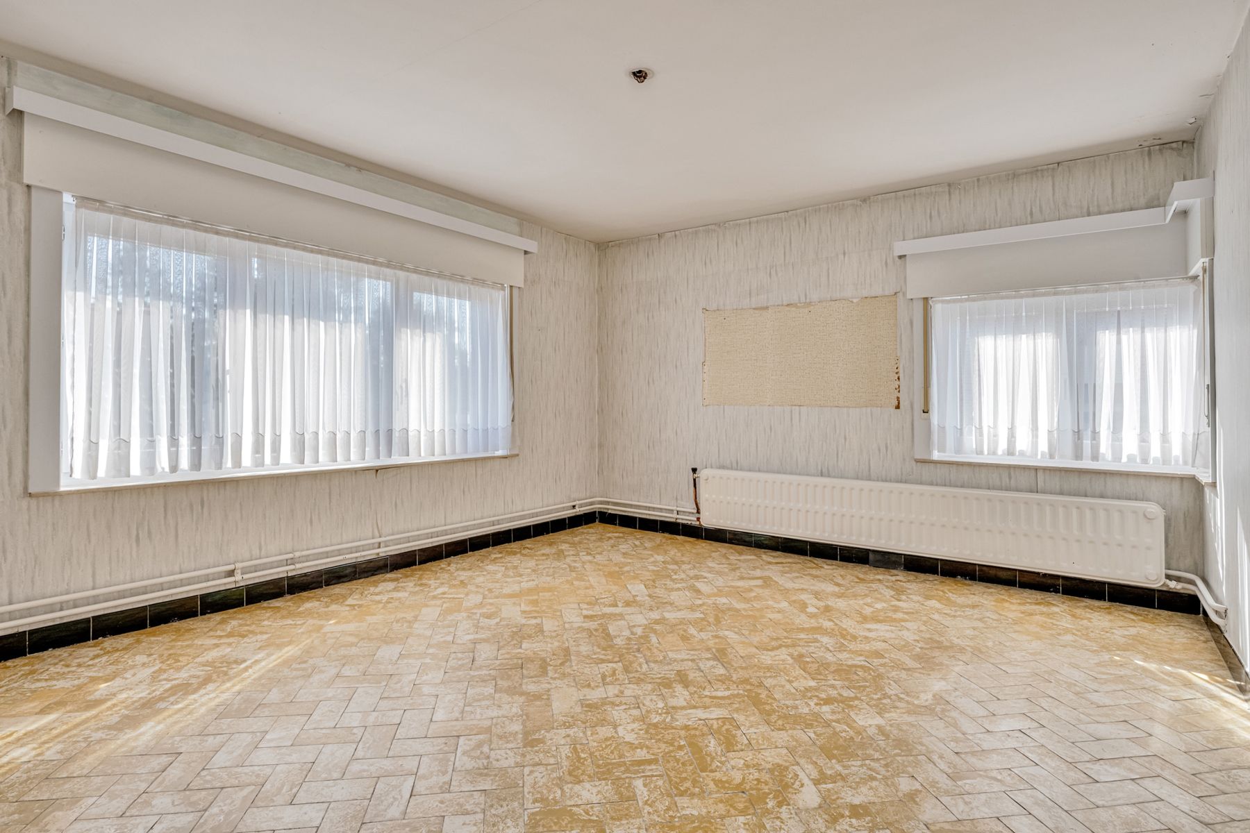 TE RENOVEREN HUIS MET LANDELIJKE LIGGING EN UITBREIDINGMOG. foto 16