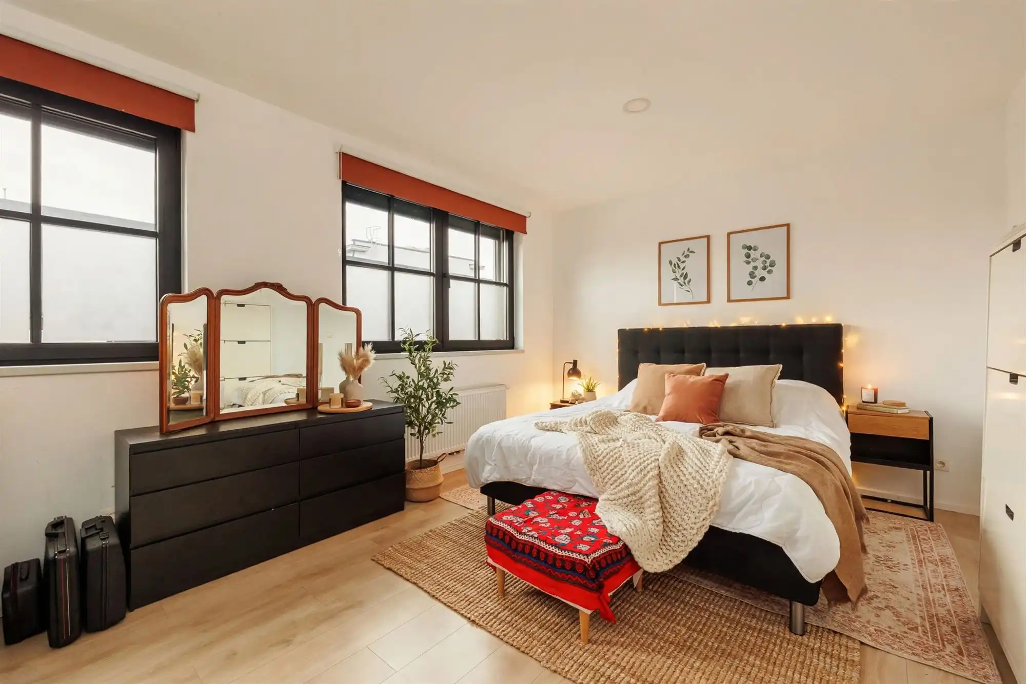 Ruime, instapklare woning met 5 slaapkamers en 2 badkamers  foto 27