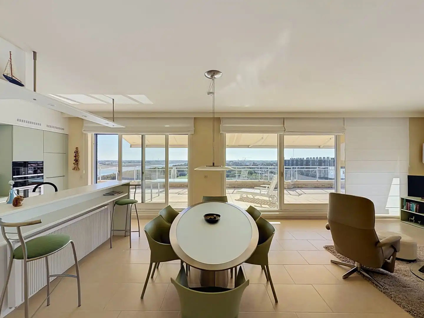Exclusieve penthouse met panoramisch uitzicht op een toplocatie te Nieuwpoort foto 3