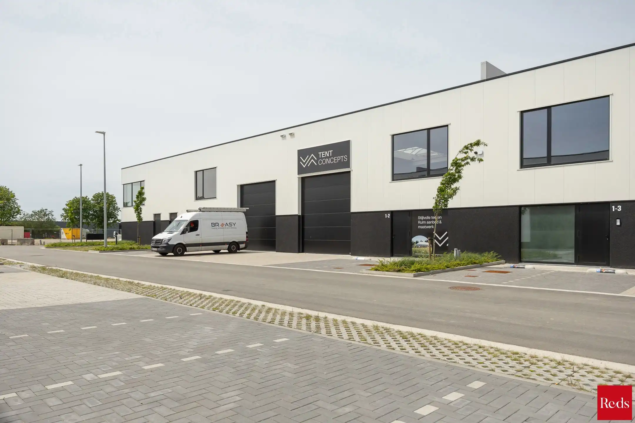 Magazijn te huur van ca. 288 m² in bedrijvenpark 'De Zwaan' foto 8