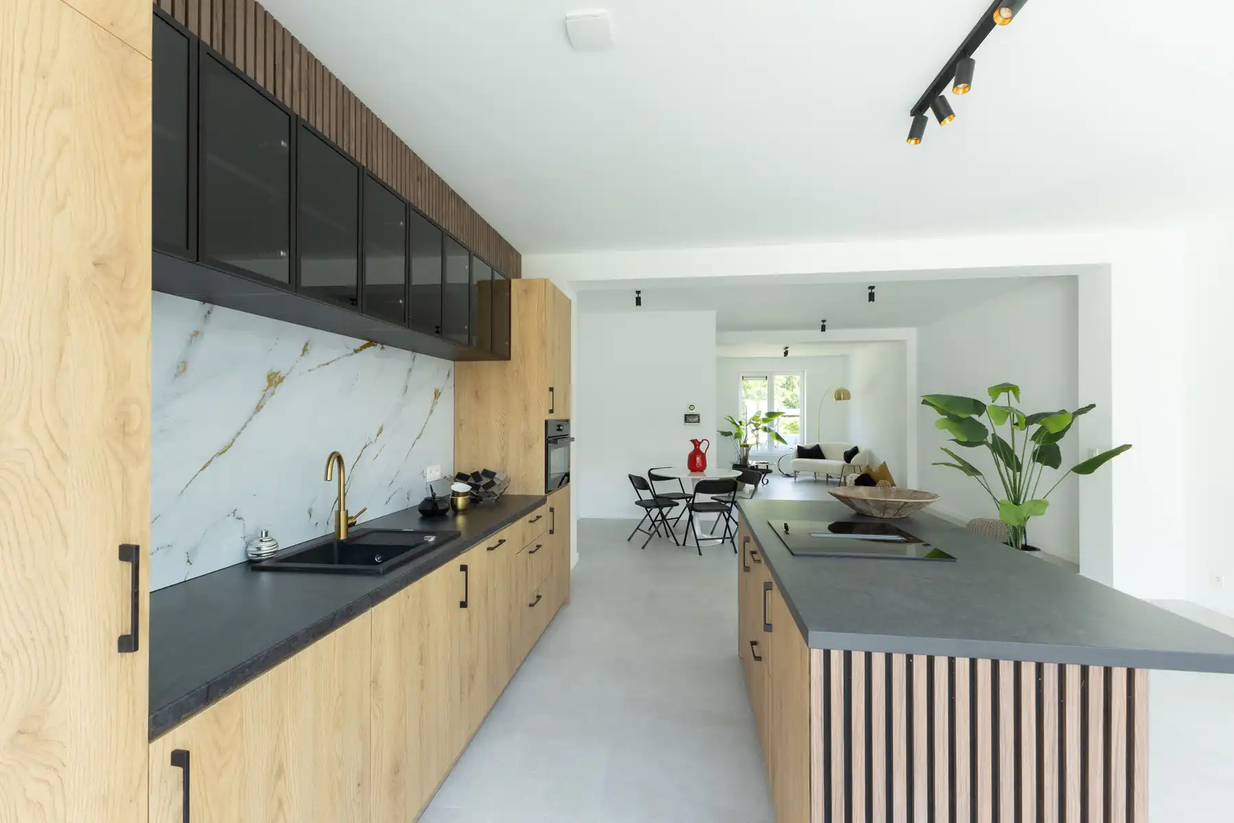 Instapklare woning met tuin in het rustige Leugenberg foto 4