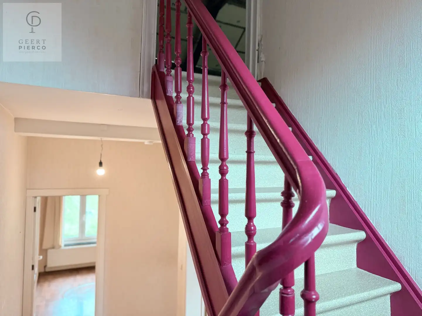 Eigentijdse woonst met ruime tuin foto 22