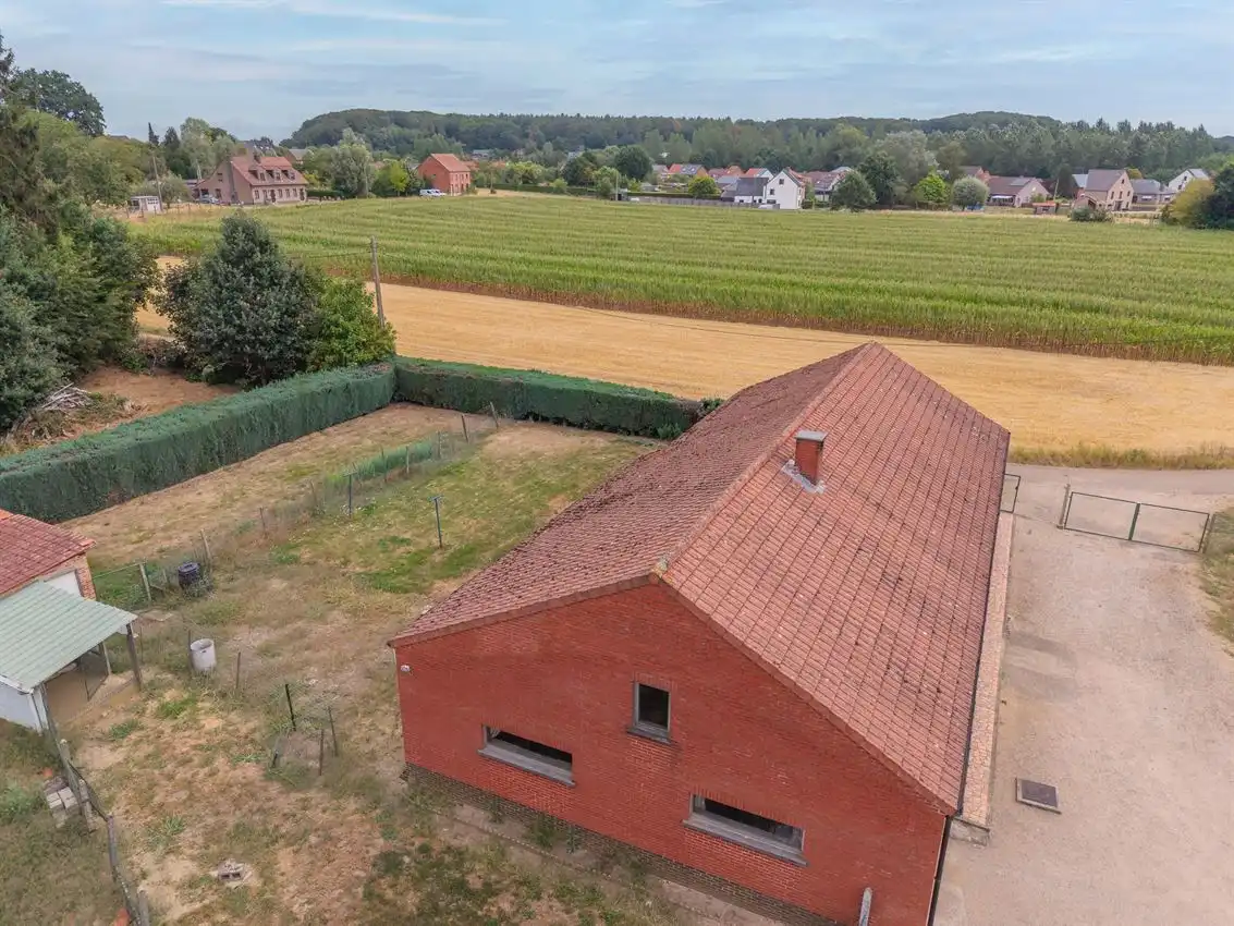 Gelijkvloerse woonst, 3 slpk, op 29a 53ca foto 23