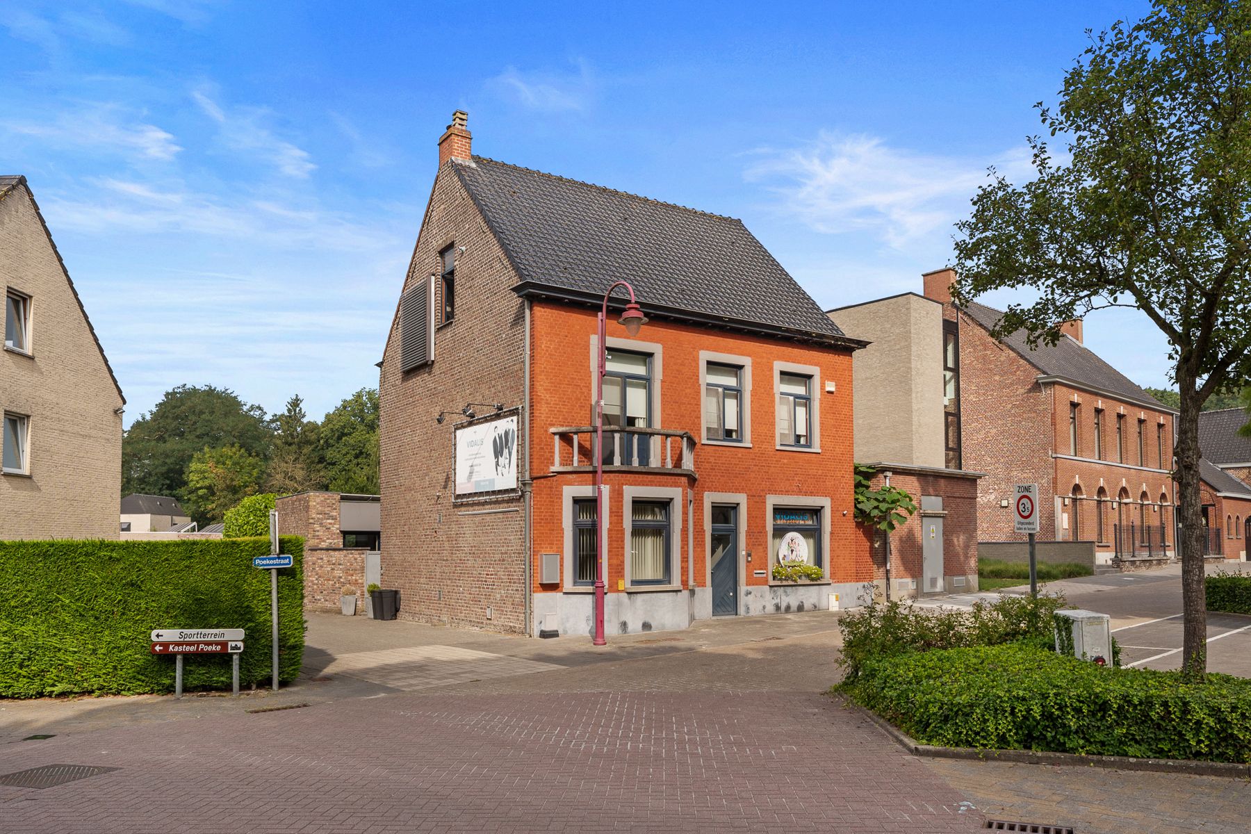Charmante woning in centrum Lotenhulle! foto {{pictureIndex}}