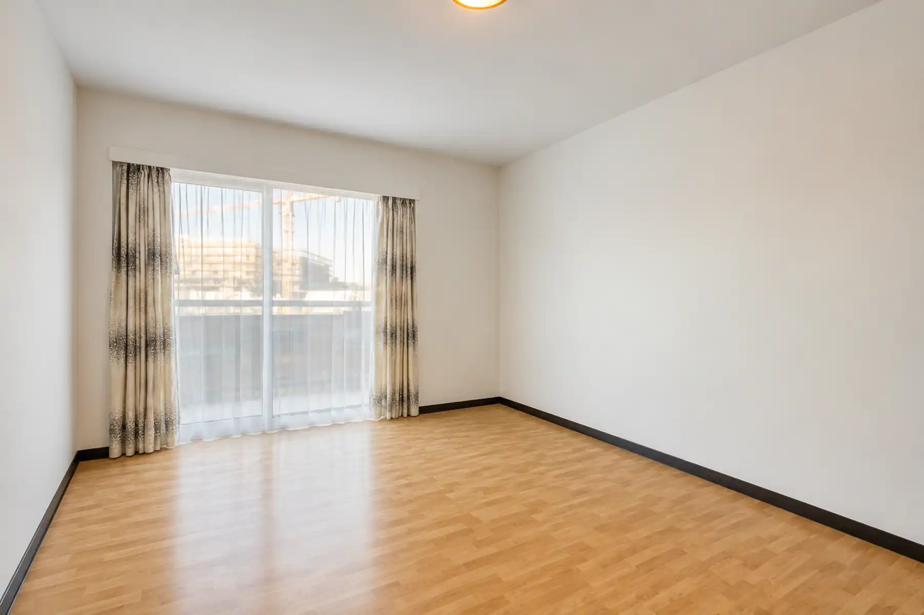 Ruim 3-slaapkamerappartement met terras foto 7