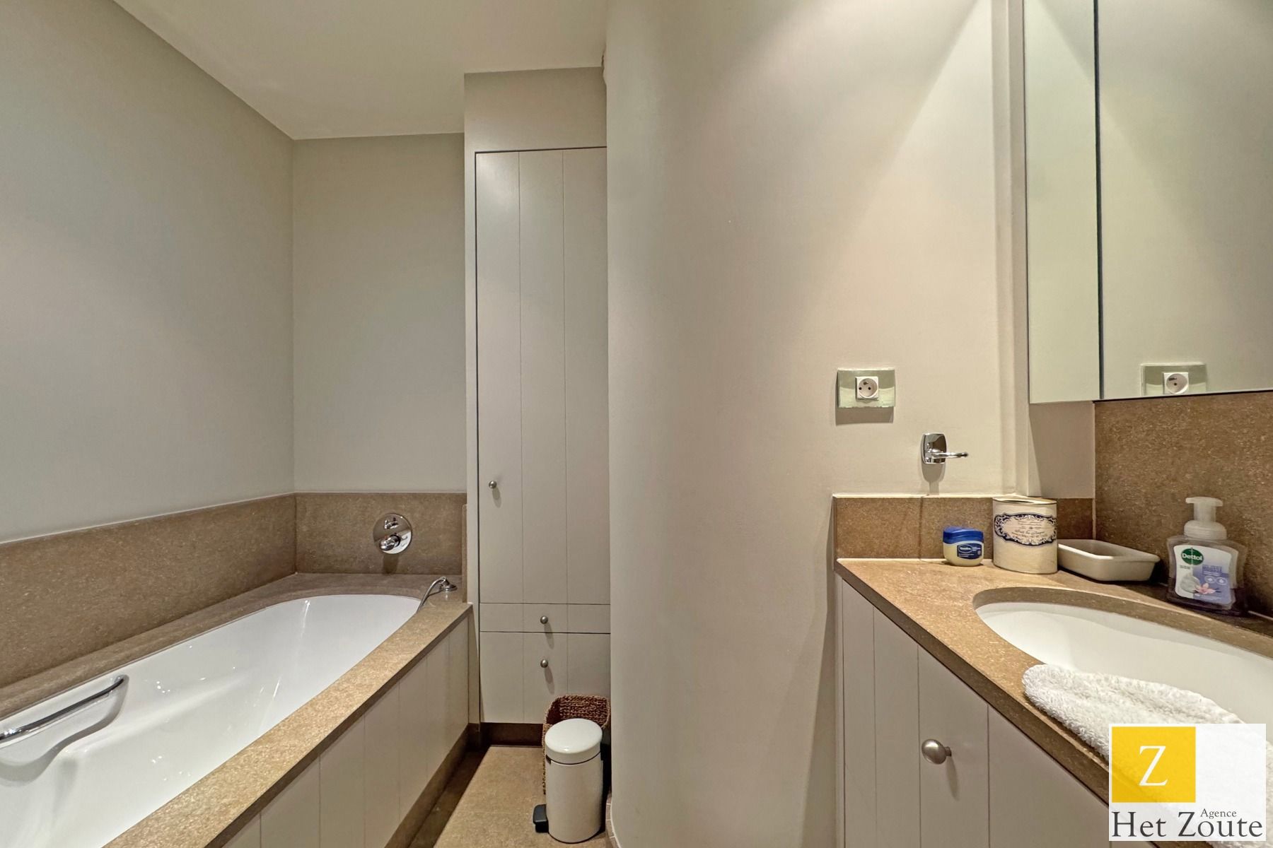 Charmant gemeubeld appartement in hartje Zoute foto 9