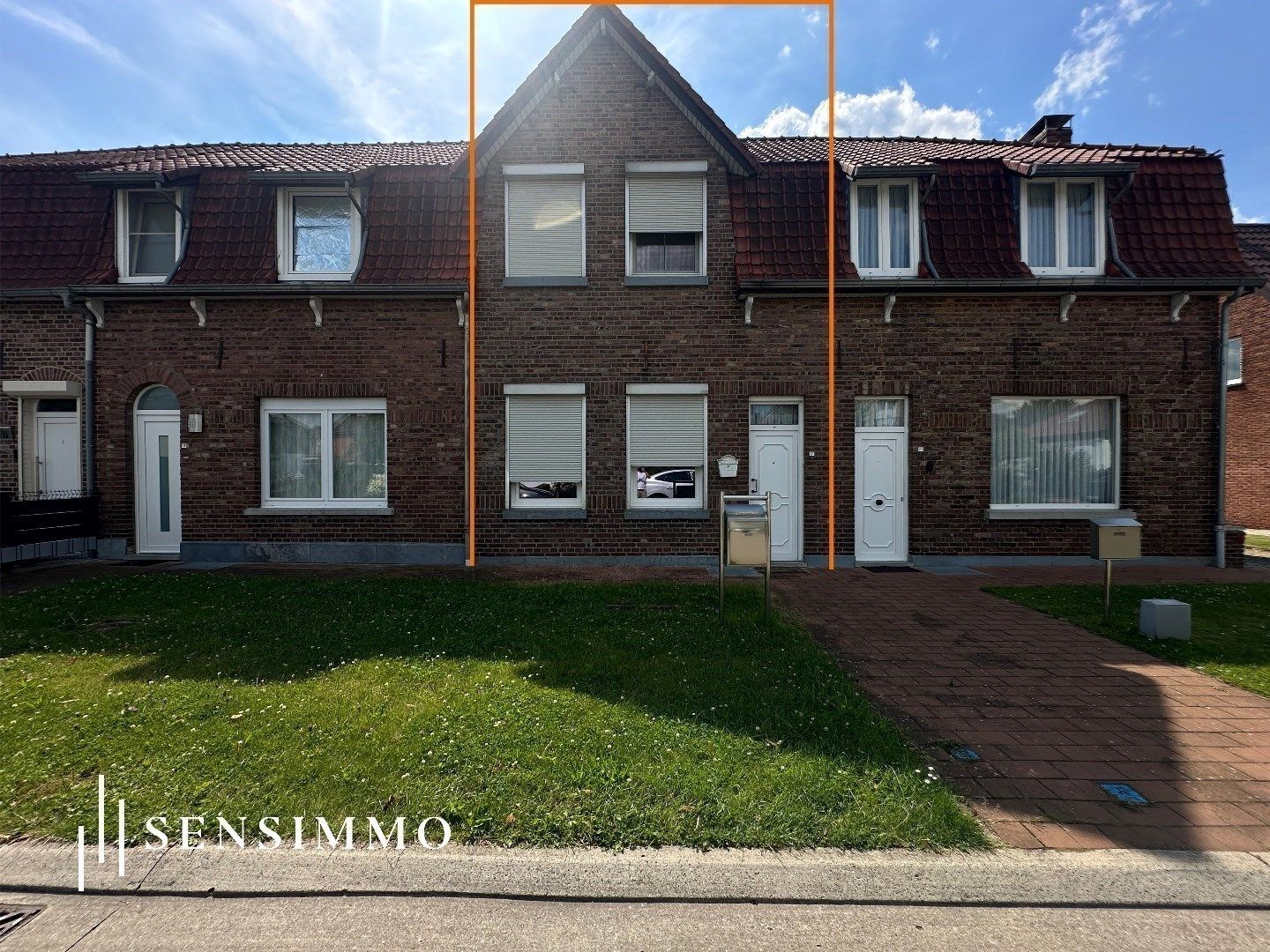 Hoofdfoto van de publicatie: Rijwoning met 3 slaapkamers in woonwijk te Genk