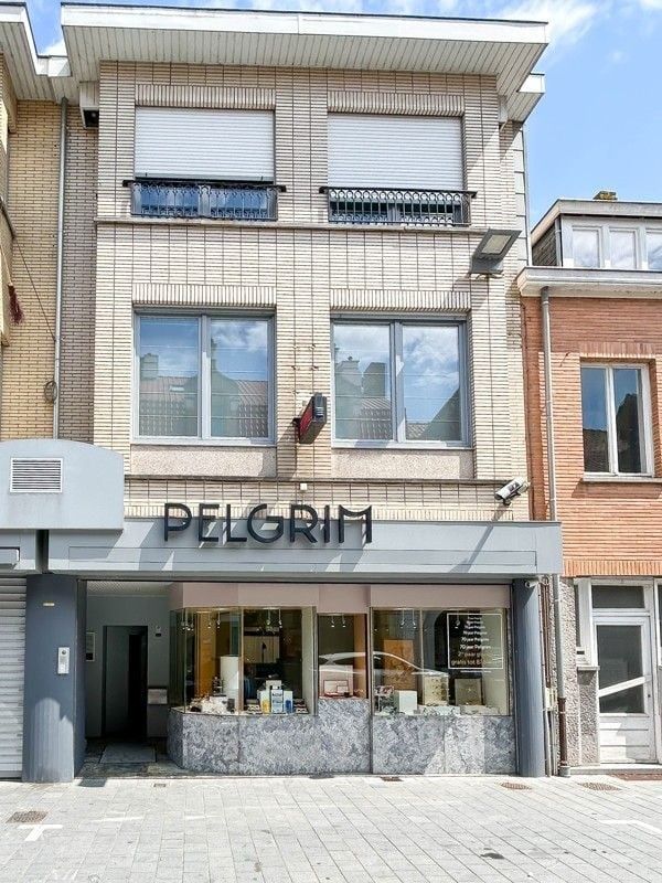 Karaktervol handelspand met woonst in hartje Nieuwpoort-Stad op 161 m² in de Marktstraat! foto 20