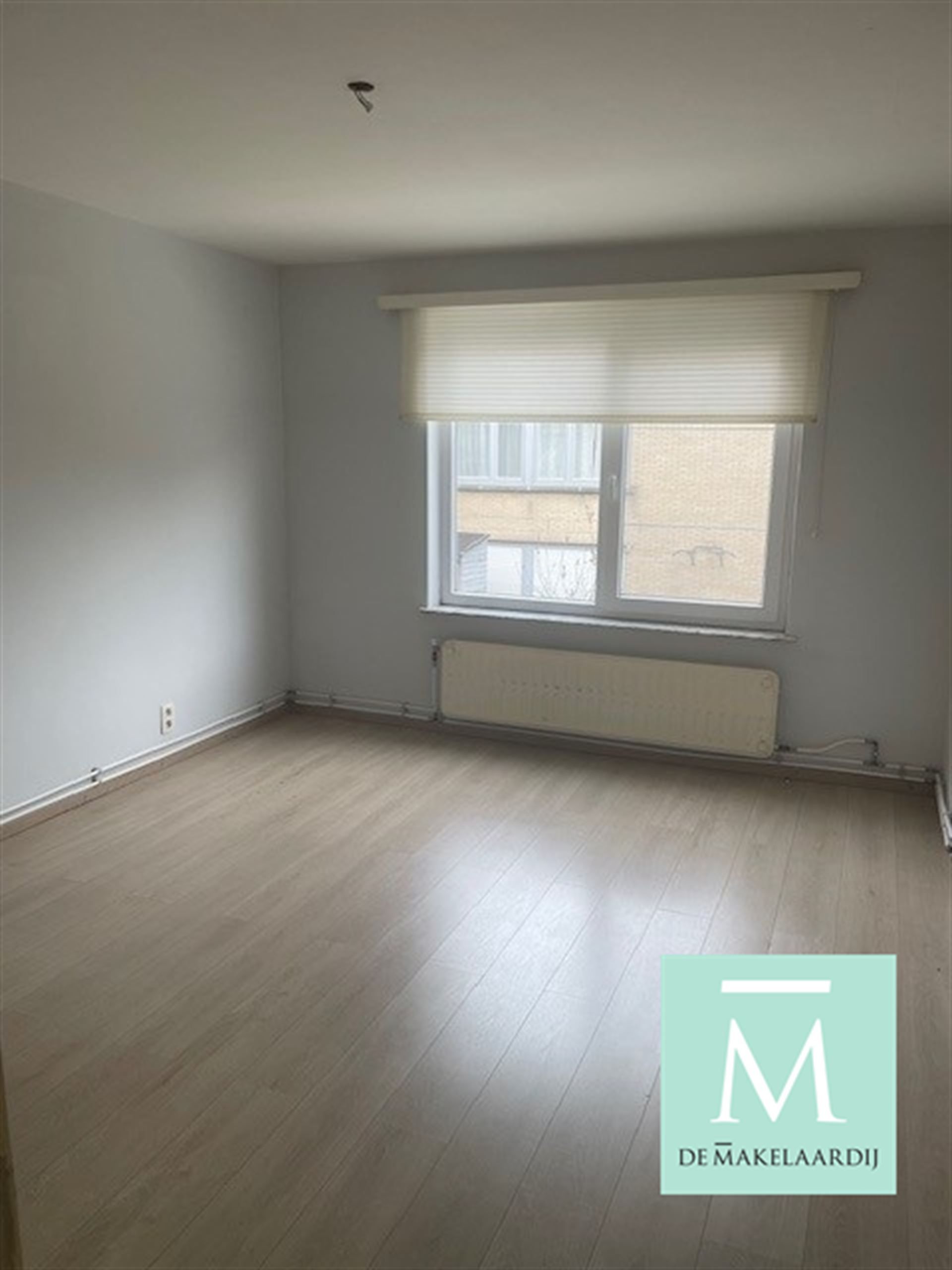 Mooi gelegen, instapklaar appartement met 2 slaapkamers en klein terrasje achteraan! foto 6