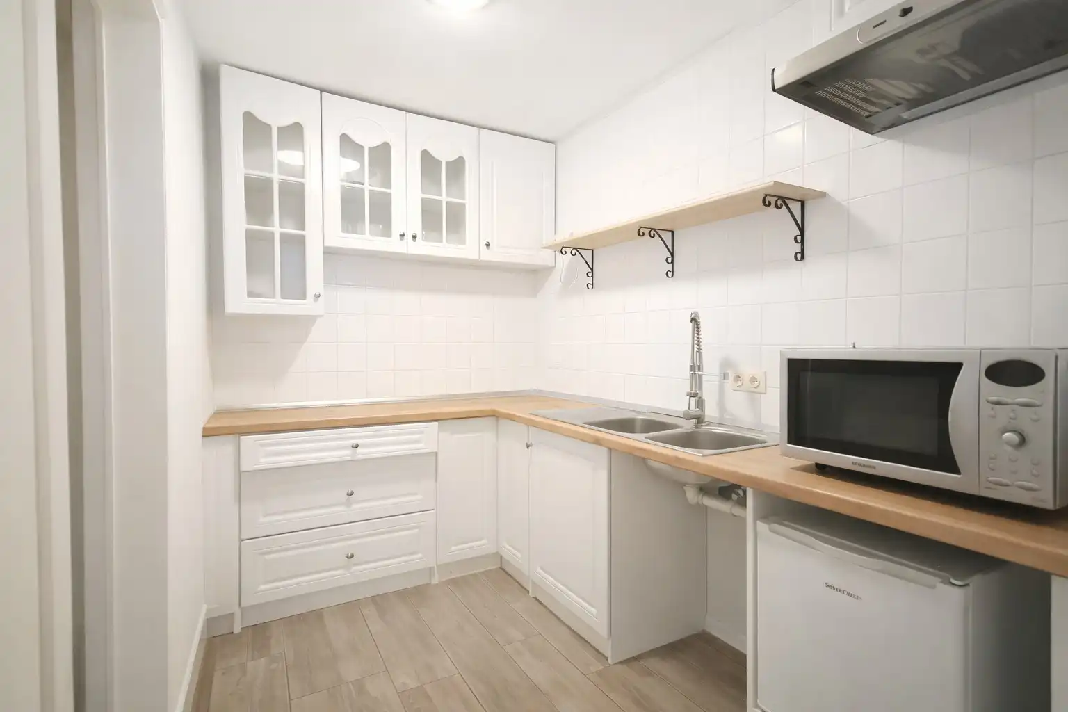 Veelzijdig handelspand met winkelruimte op gunstige locatie foto 5