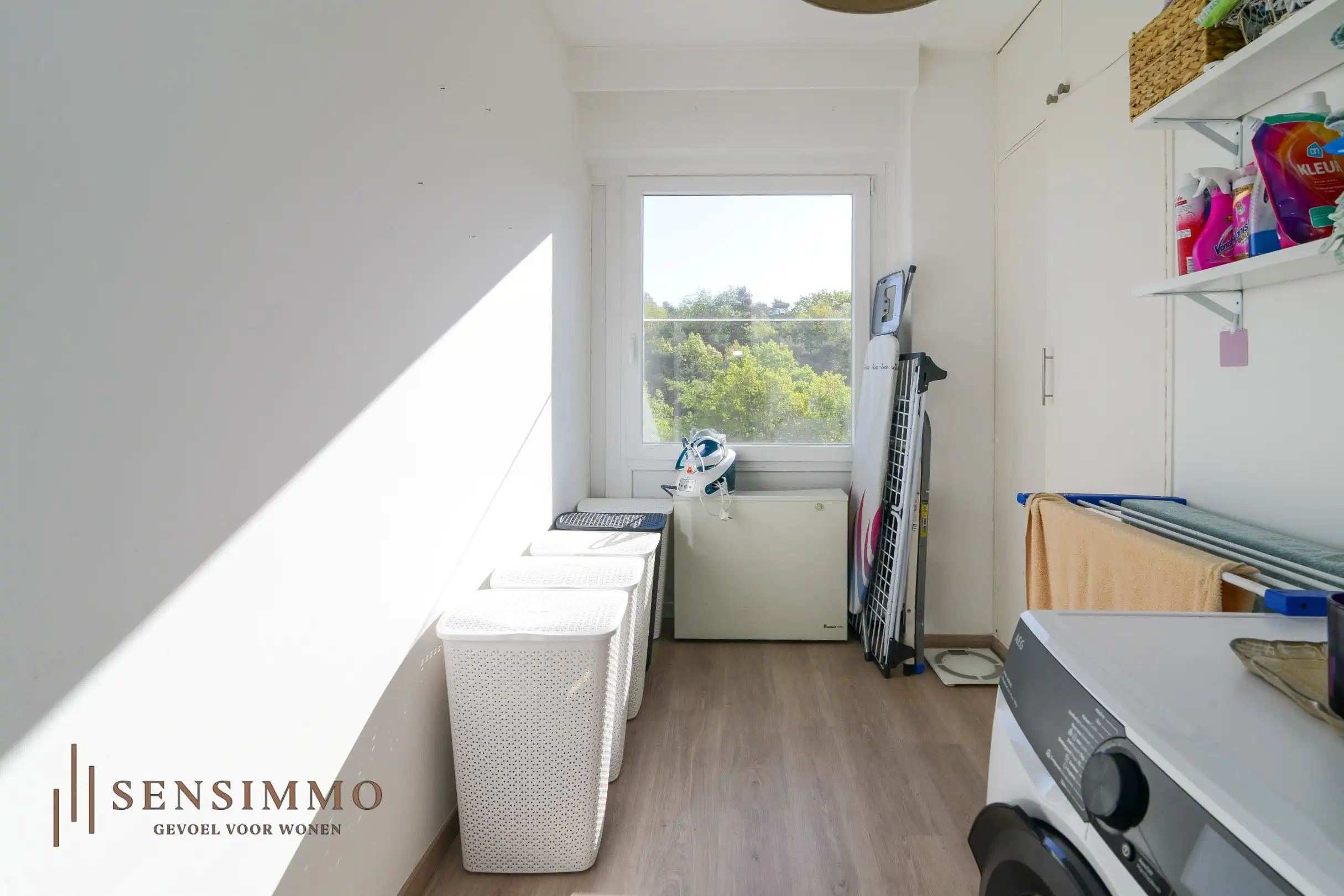Gerenoveerd 3 slaapkamer appartement met kelderberging vlakbij Genk centrum! foto 15