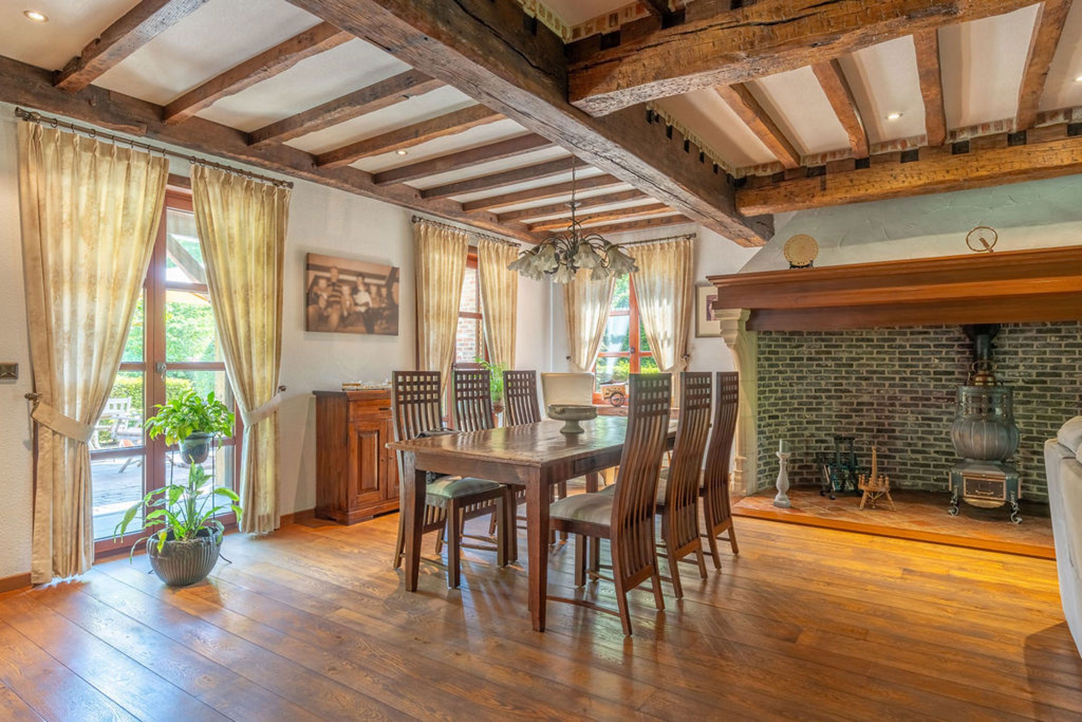 Ruime villa met 6 slpk op 2.295 m² grond met veel privacy foto 10