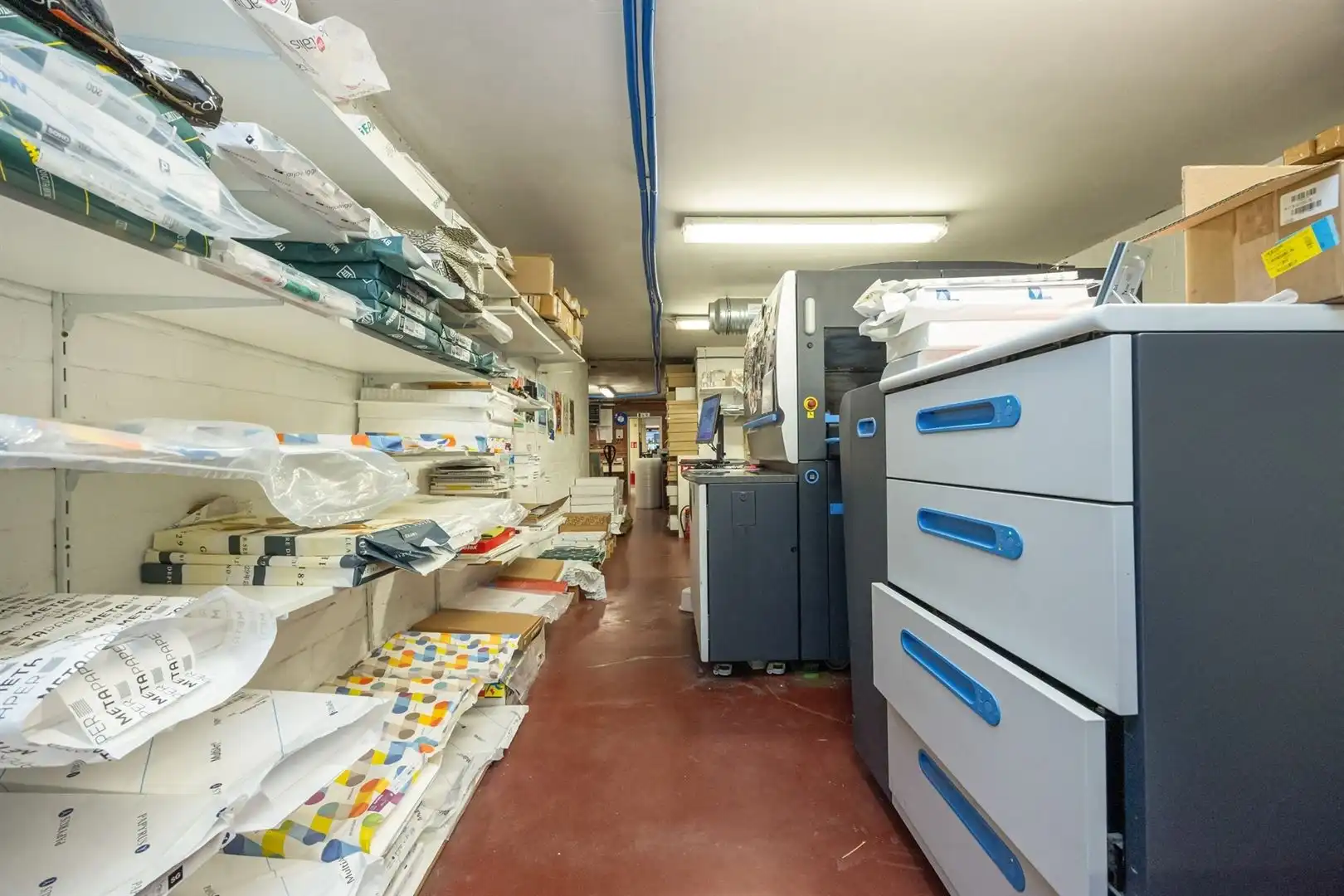 Ruim commercieel gelijkvloers 241m² op toplocatie tegenover AZ Klina foto 20