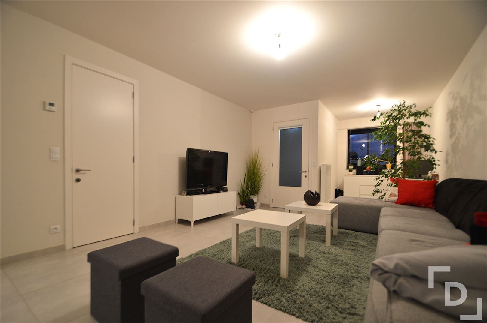 Centrum Poperinge, gezinswoning met tuin te huur. foto 6