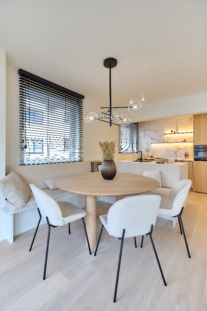 Luxueus gerenoveerd hoekappartement (7m gevelbreedte), gelegen in de Lippenslaan  foto 12