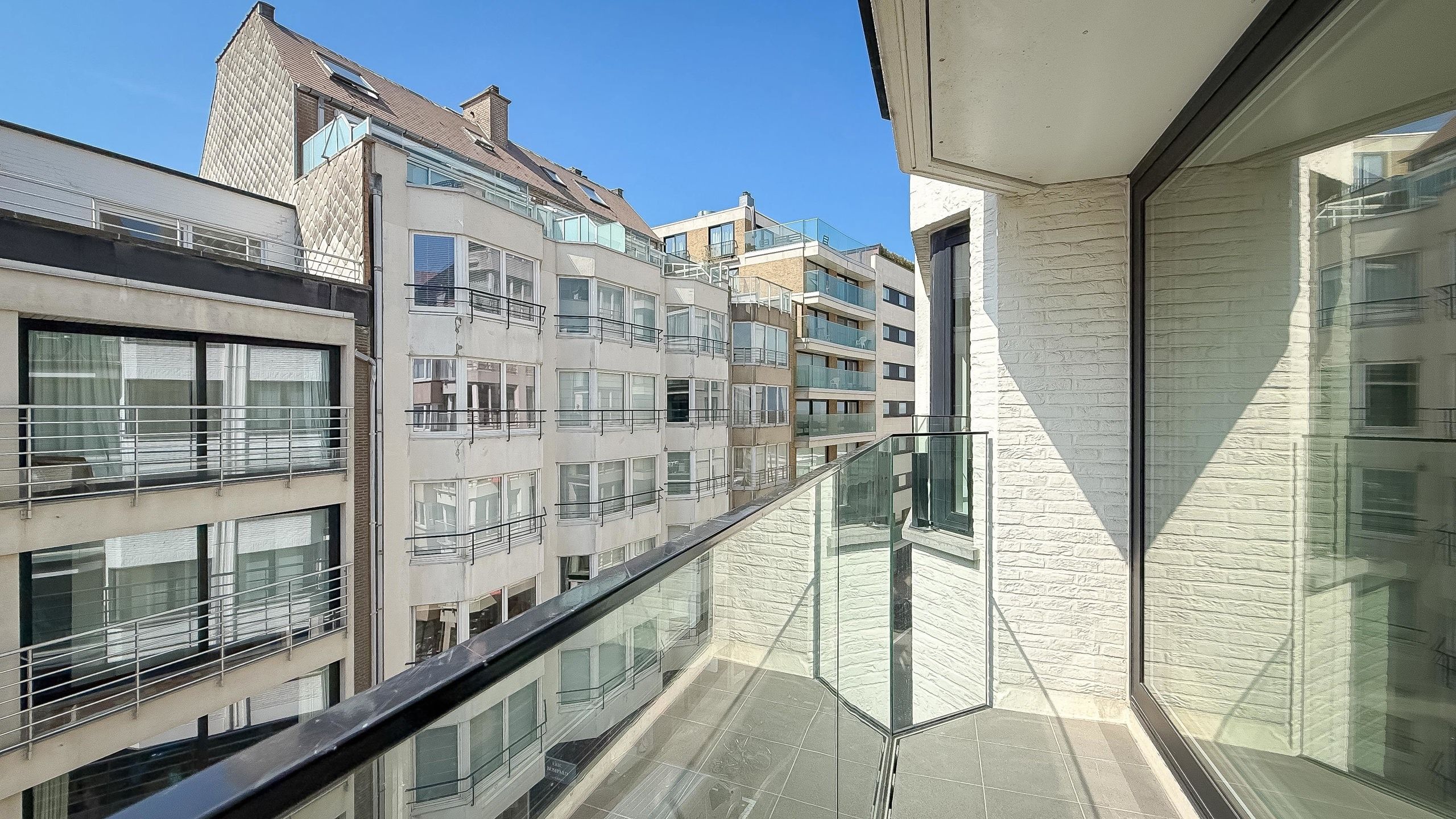 Volledig gerenoveerd appartement / Gemeubileerd / met garage foto 17