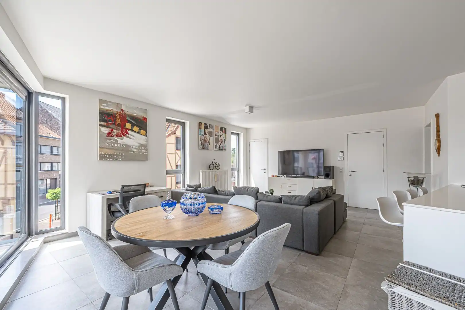 Recent hoekappartement met 2 slaapkamers, terras, berging en autostaanplaats in Menen foto 4