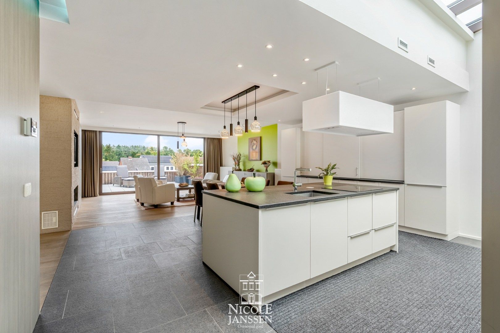 Prachtig luxeappartement met twee slaapkamers en ruim terras nabij centrum  foto 5