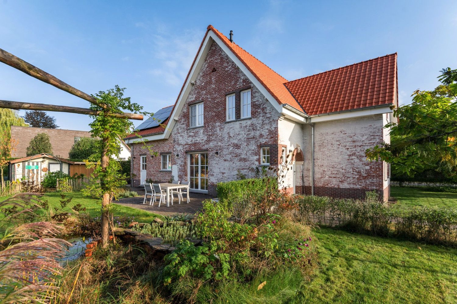 VOLLEDIG GERENOVEERDE WONING OP TOPLOCATIE! foto 2