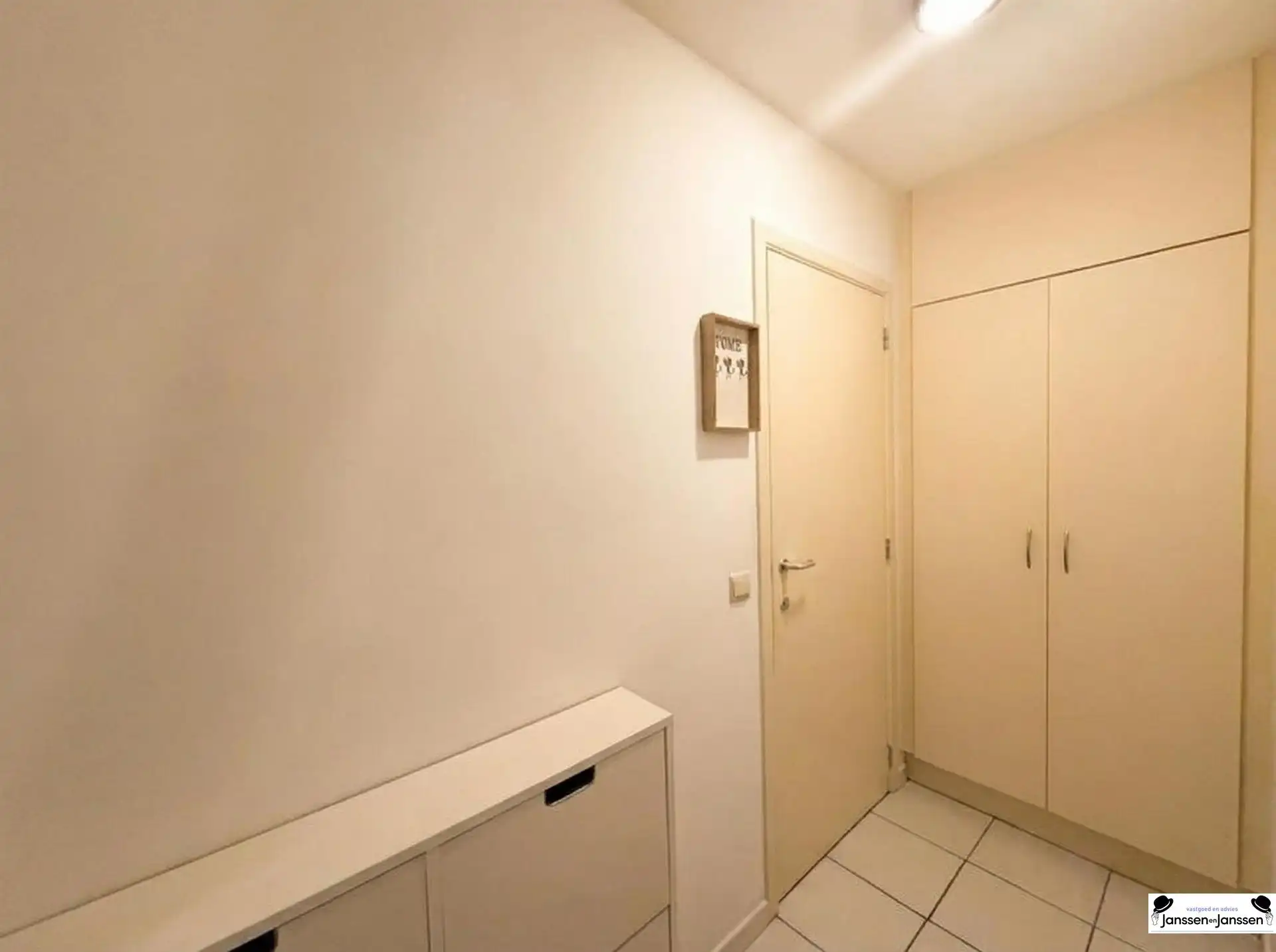 Centraal gelegen appartement met 2 slaapkamer  foto 2