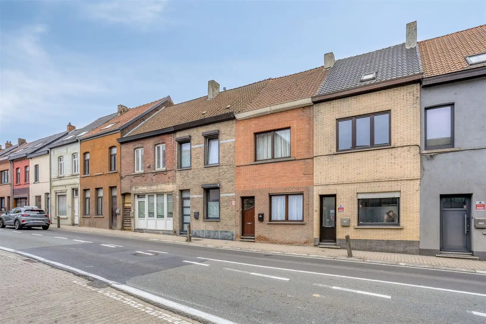 Instapklare woning met 4 slaapkamers en mooie tuin foto {{pictureIndex}}