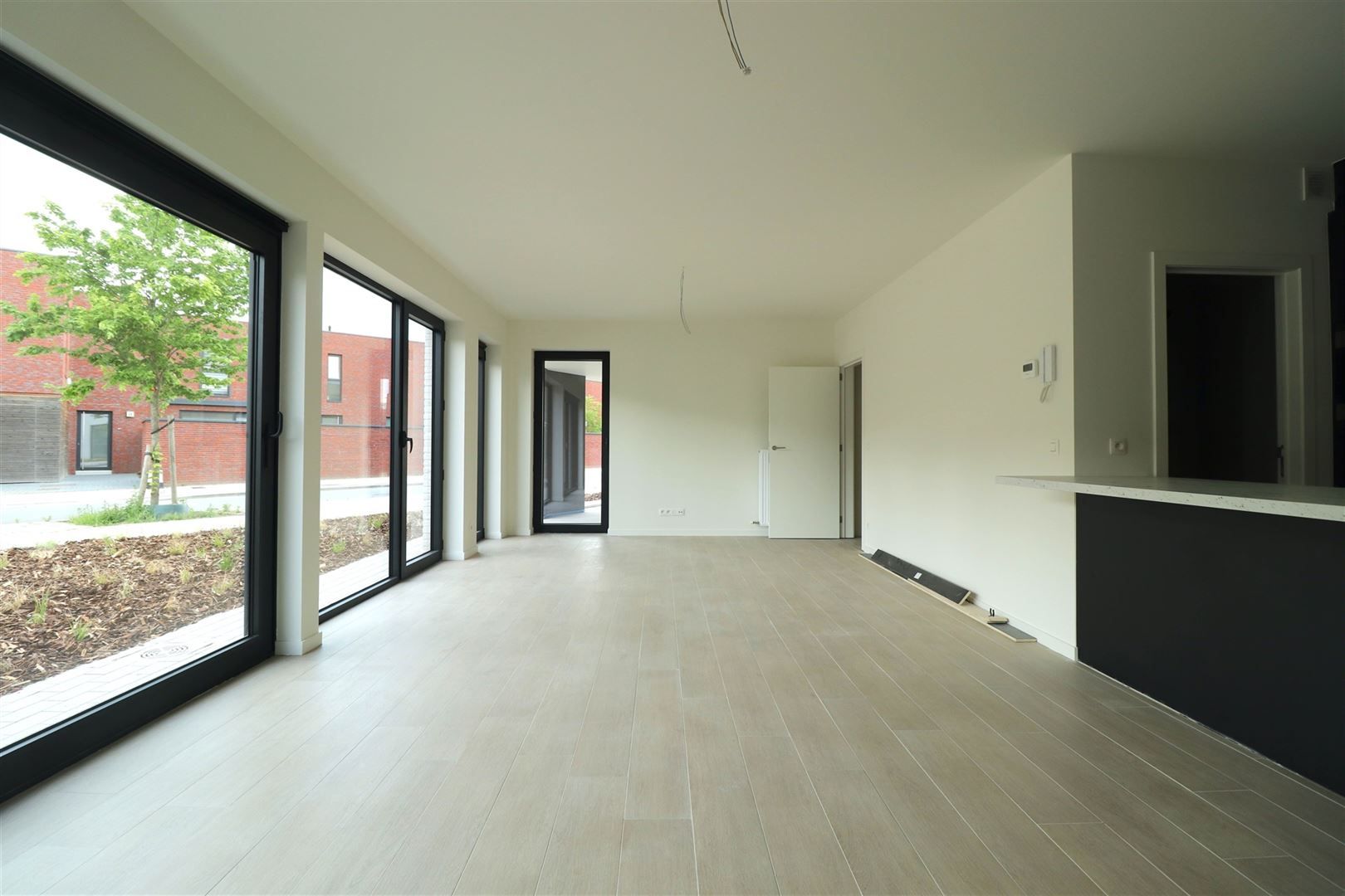 Modern appartement met groot terras foto {{pictureIndex}}