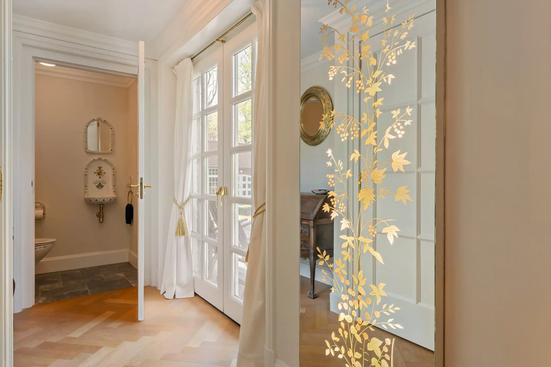 Unieke vrijstaande villa op ca. 7620m² in een uitzonderlijk domein in het groen. foto 2