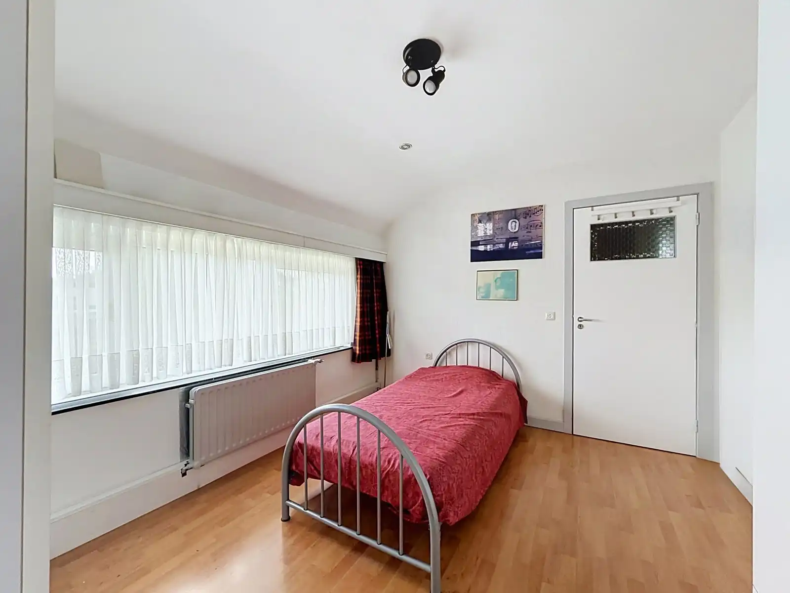 Rustig gelegen HOB met 3 SLPK, Tuin én Garage! foto 11