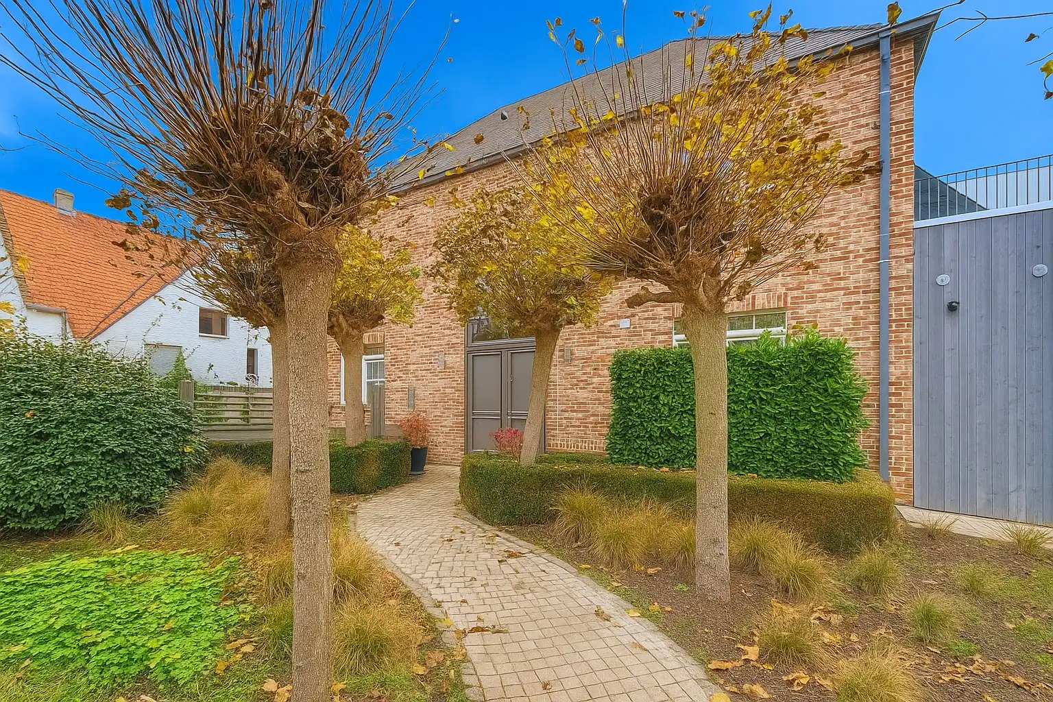 Ruime villa nabij de Zeedijk en het strand foto 2
