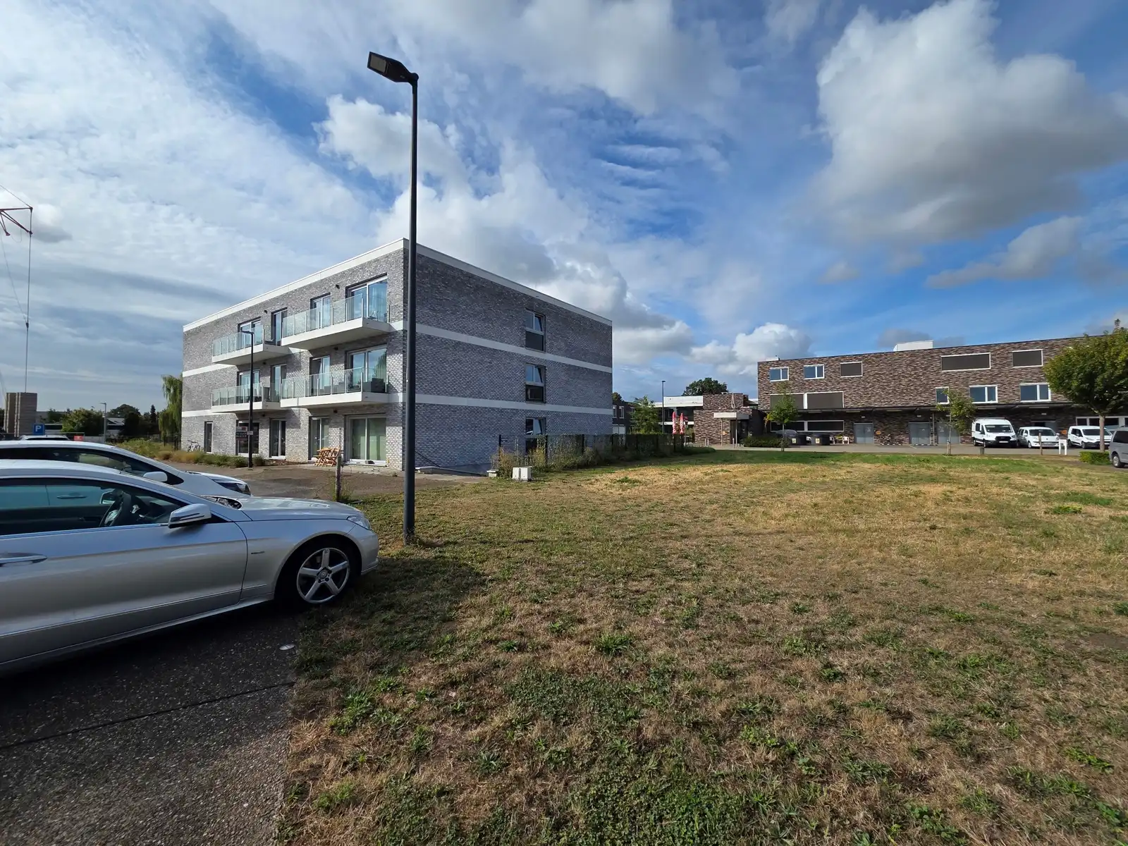 Instapklaar 1-slpk appartement met ondergrondse standplaats foto 19