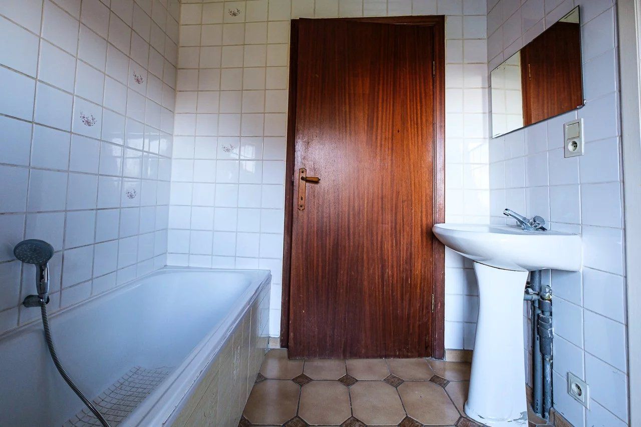 Te renoveren gezinswoning in een rustige streek foto 18