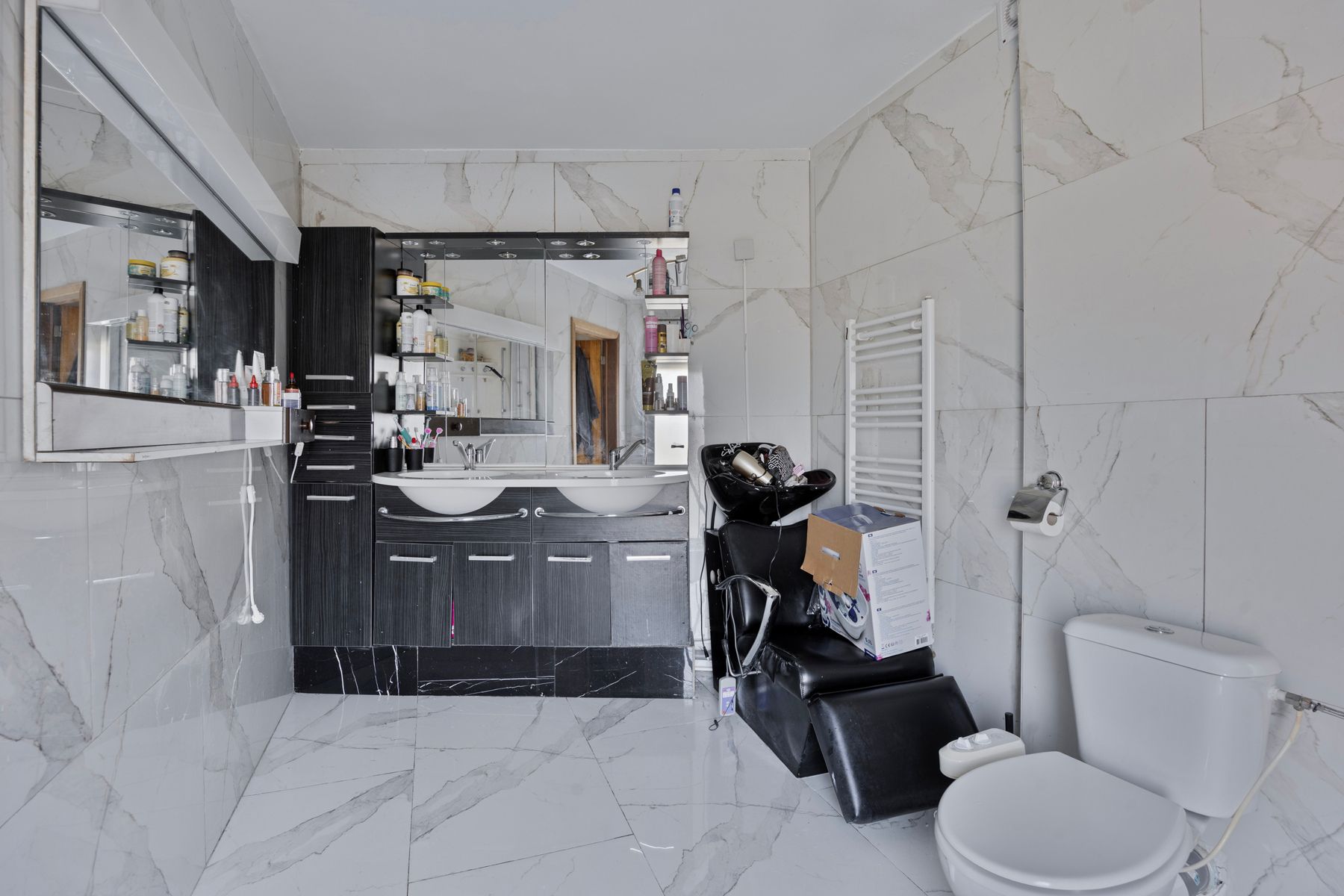 Instapklare halfopen bebouwing met vijf slaapkamers foto 14