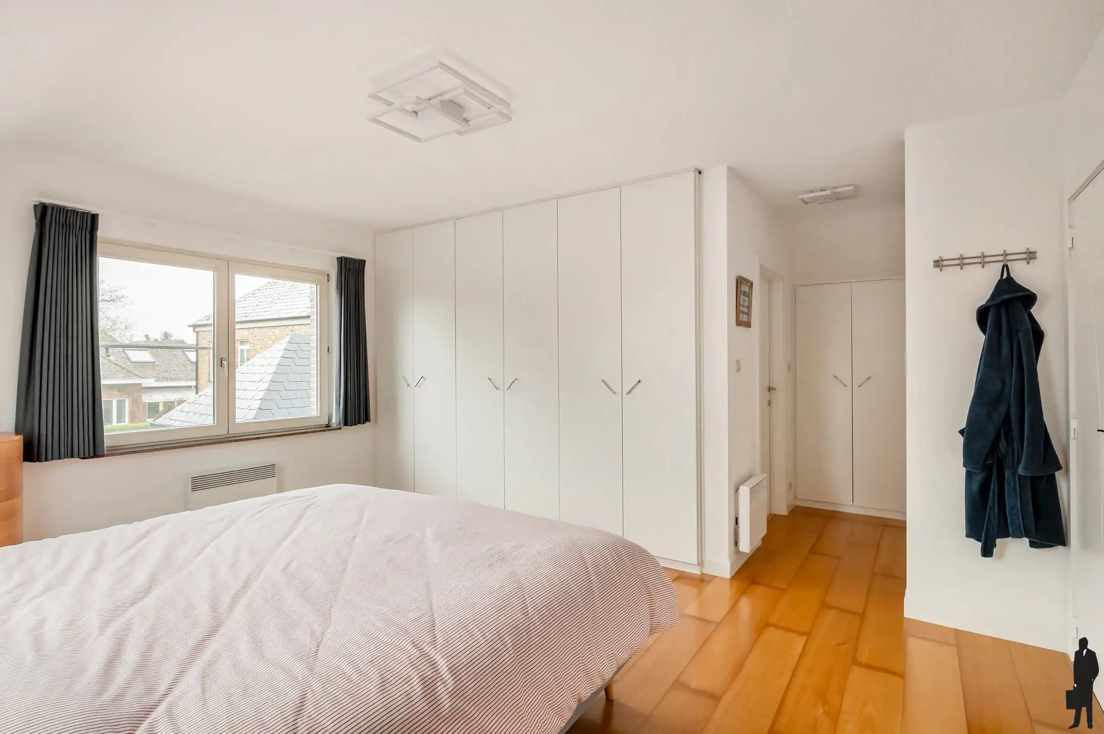 Instapklare woning met 3 slaapkamers en bureauruimte op toplocatie te Leest. foto 13