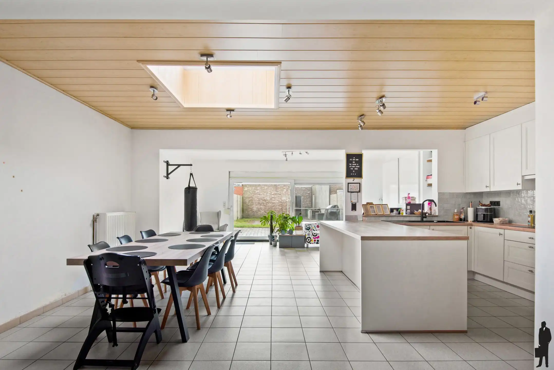 Welgelegen riante instapklare woning met 4 slaapkamers foto 7