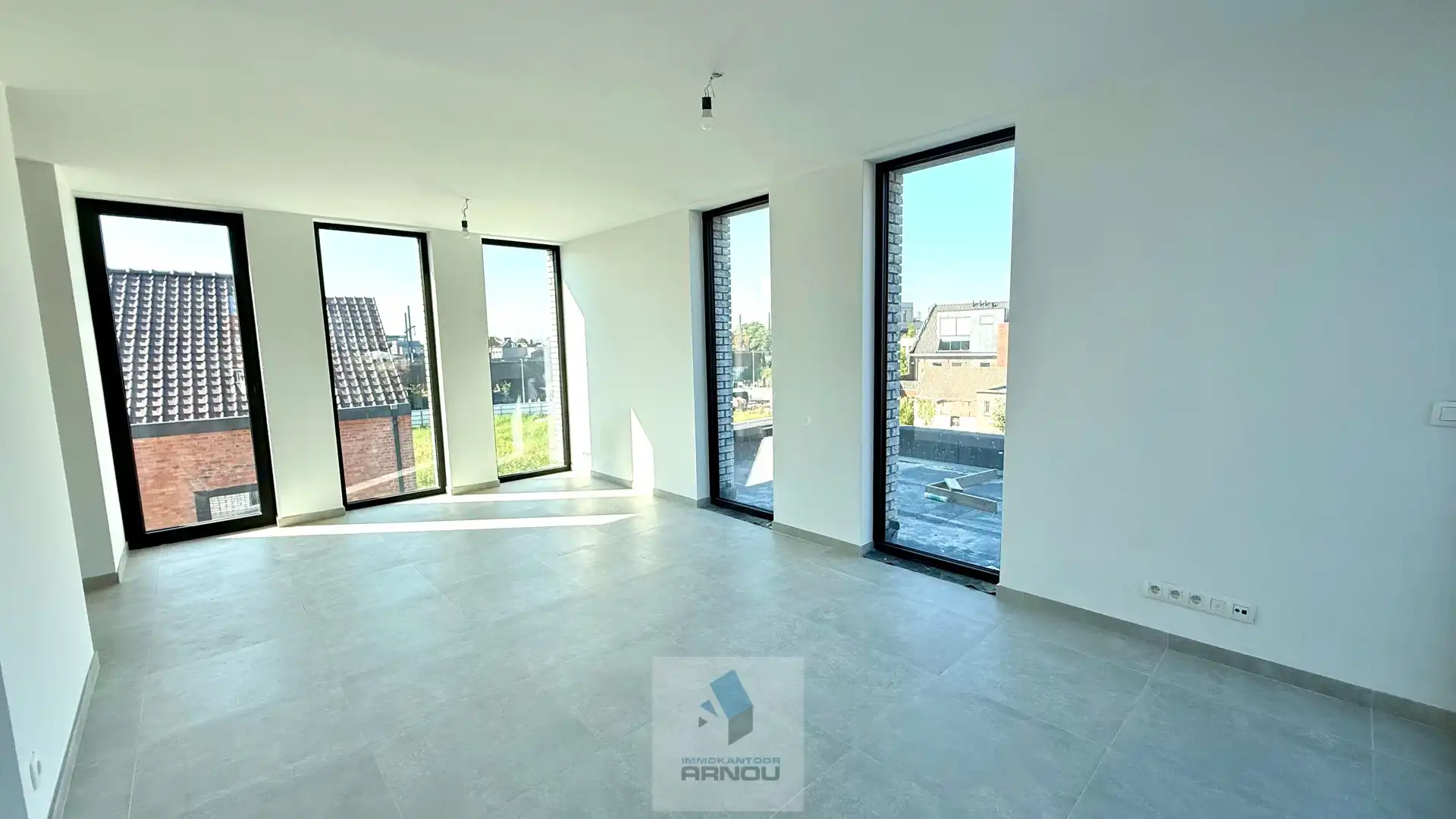 Lichtrijke nieuwbouw penthouse met twee slaapkamers en met twee ruime terrassen foto 2