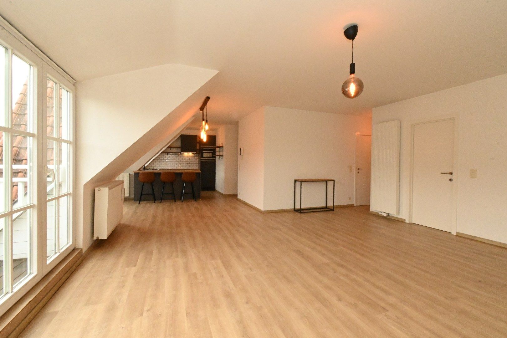 Dakappartement met 2 slaapkamers gelegen dorpskern Knesselare foto 5