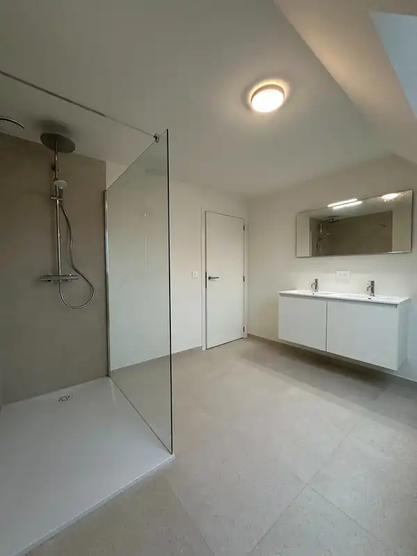 Volledig afgewerkte woning met 3 slaapkamers in Waardamme foto 13